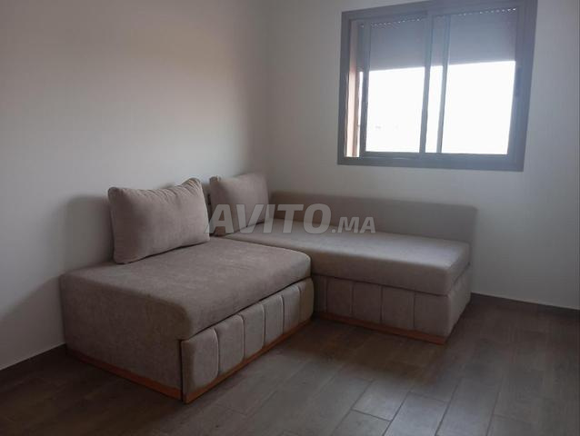 أريكة قابلة للتحويل إلى سرير