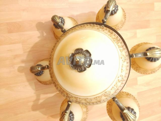 نجفة من النحاس والزجاج