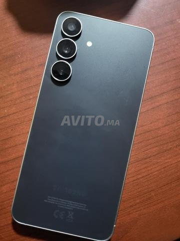 جالاكسي s25fe 8/256 أسود باقي نقي بزاف