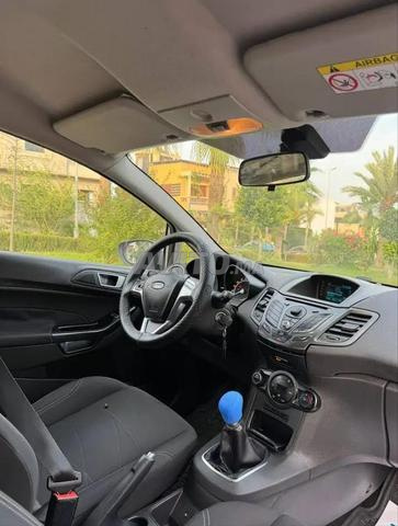 Ford Fiesta Diesel Manuelle 2015 à Ain Aouda - 2