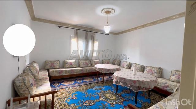 صالونات للبيع بسبب الانتقال