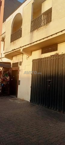 منزل مع مرآب