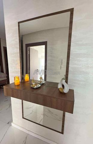 مرآة فاخرة مع أثاث أنيق - 🔥