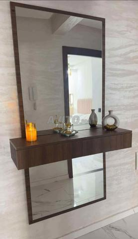 مرآة أنيقة مع أثاث بتصميم 🔥