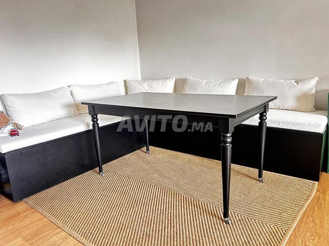 طاولة طعام قابلة للتمديد