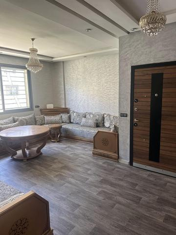 شقة مجهزة تجهيزا جيدا 2 غرفة نوم 2 حمام بالقرب من سابليت