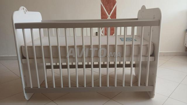 سرير للأطفال أو الرضع