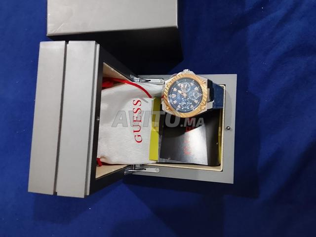 Jolie montre Guess achetée au Canada à vendre
