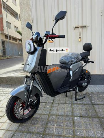 دراجة نارية كهربائية عالية الأداء 2000 واط U3 Emove