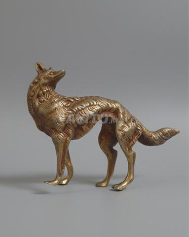 للبيع تمثال كلب رائع