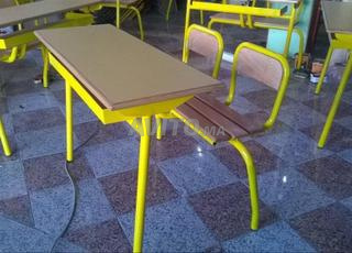 pupitre/tableau/chaise écritoire/banc/vestiaire...