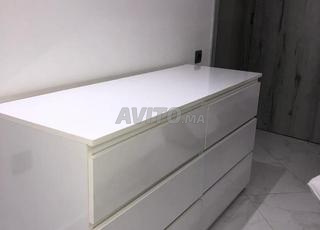 خزانة عصرية بـ 6 أدراج - طراز ممتاز