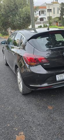 أوبل أسترا ديزل يدوية 2013 في الدار البيضاء