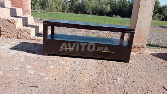 خزانة تلفزيون إندونيسية من الخشب