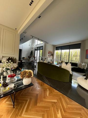 À vendre villa haut standing 600m2 à Bouskoura