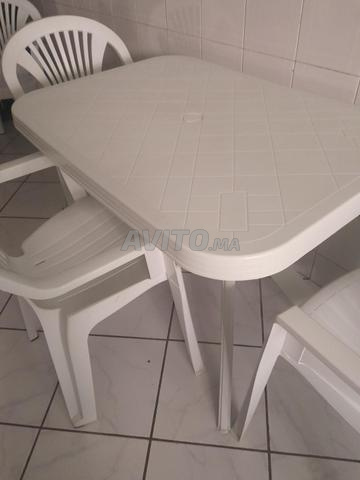 طاولة بلاستيكية ماركة أطلس