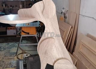 طاولة صغيرة مختلفة