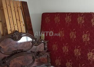 سرير إيطالي