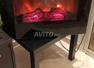 مدفأة كهربائية وديكورية