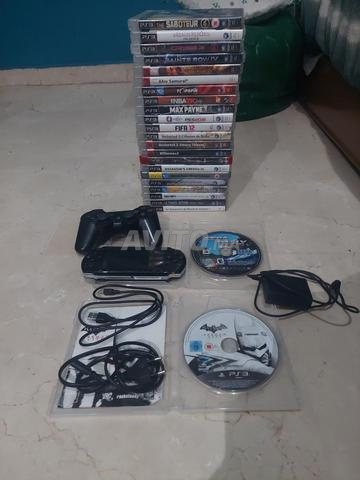 24 لعبة PS3، 30 درهم للقطعة، وحدة تحكم PS3 و PSP