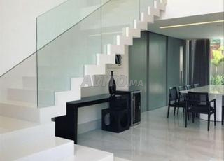 حواجز زجاجية حسب الطلب