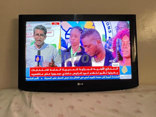 تلفاز 32 بوصة LG TNT مدمج