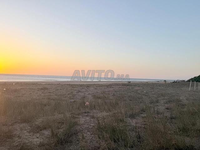 TERRAIN TOURISTIQUE LES PIEDS DANS L’EAU A ASILAH