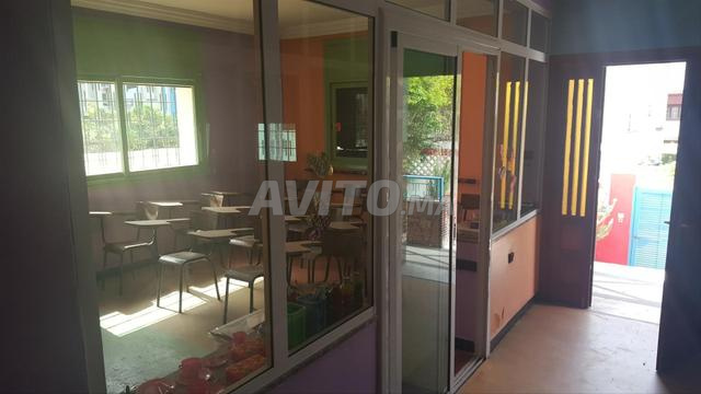 إيجار طابق لمدرسة