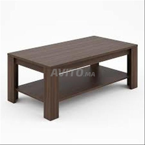 طاولة منخفضة