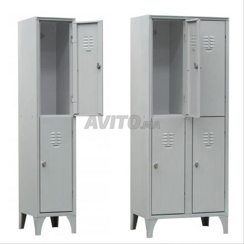 خزانة ملابس معدنية في فاس