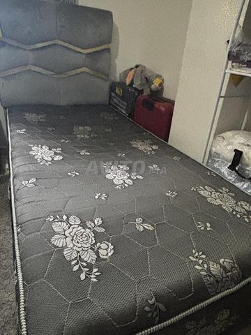 سرير مع فراش للبيع