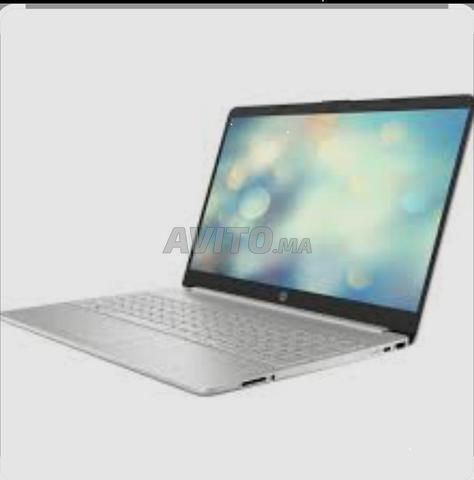 جهاز كمبيوتر HP بذاكرة وصول عشوائي 8 جيجابايت وملحقات بحالة جيدة جدًا