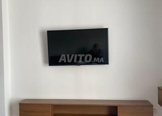 خزانة تلفزيون بلون الجوز