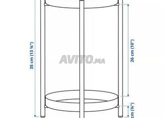 مصابيح وطاولات