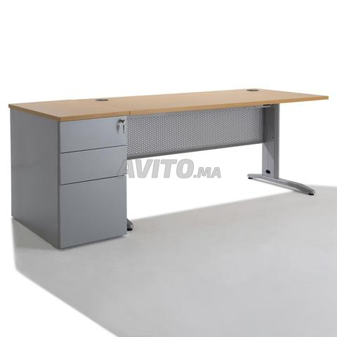 مكتب شبه معدني مع وحدة إرجاع ‫مكتب إدارة