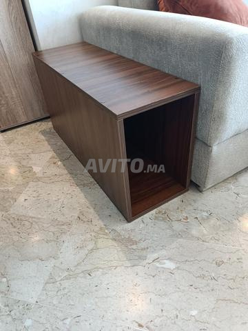 طاولة صالون مدمجة - بين الكراسي أو في الزاوية