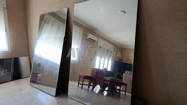 مرايا كبيرة لقاعة الرياضة