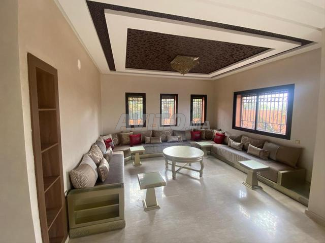 Villa avec piscine 4chambres dans résidence fermée