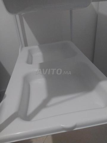 طاولة تغيير وحفاضات