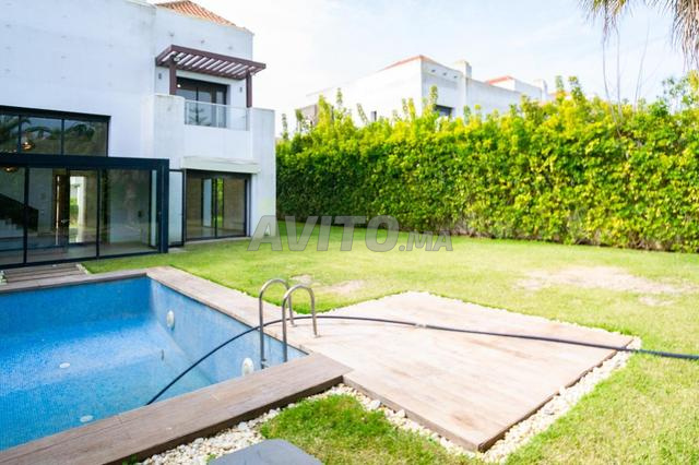 Villa de prestige avec piscine et grand jardin –