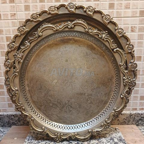 2 طبق قديم جدا مع ختمه