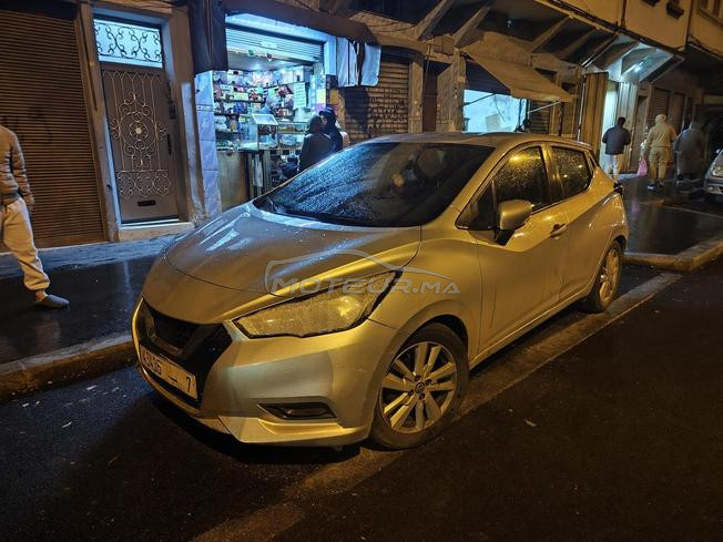 Voiture première main – Très bon état – 5 portes
