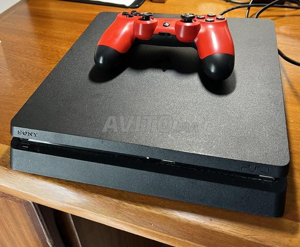 Ps4 slim 500gb en ligne avec 1 manette et fifa 26