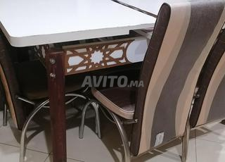 طاولة زائد 6 كراسي