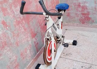 معدات صالة رياضية: طابي، بيكالة ولي سطيب