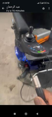 Fauteuil roulant électrique presque neuf - 2