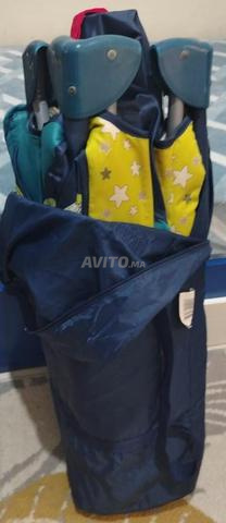 سرير أطفال مع فراش