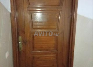 أبواب خشبية