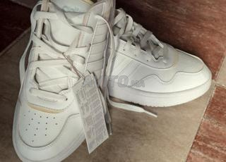 حذاء أديداس