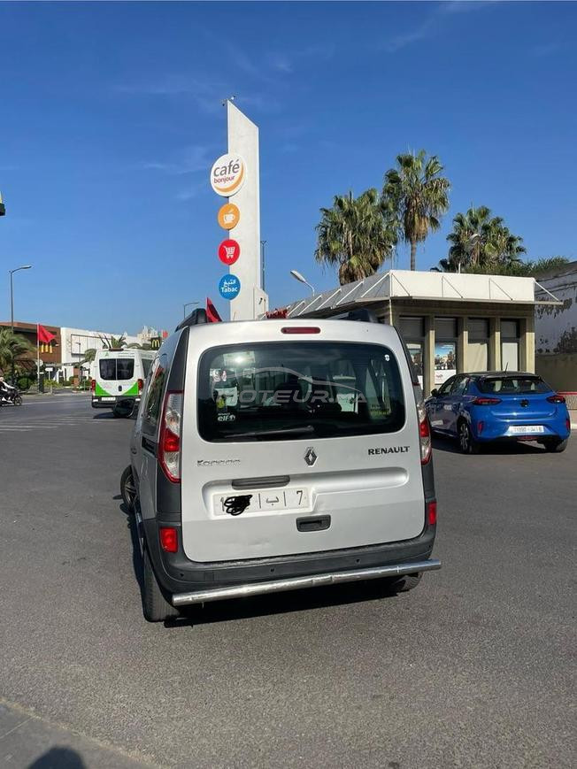 Voiture mazal mliha mzn